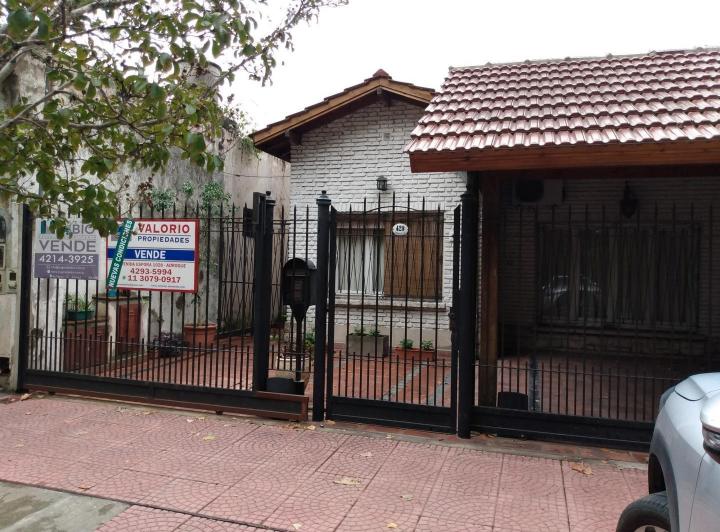 Casa · 160m² · 4 Ambientes · 2 Cocheras