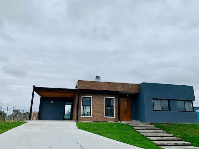 Casa · 240m² · 5 Ambientes · 1 Cochera