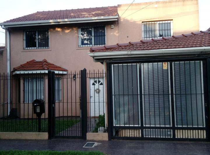 Casa · 80m² · 3 Ambientes · 1 Cochera
