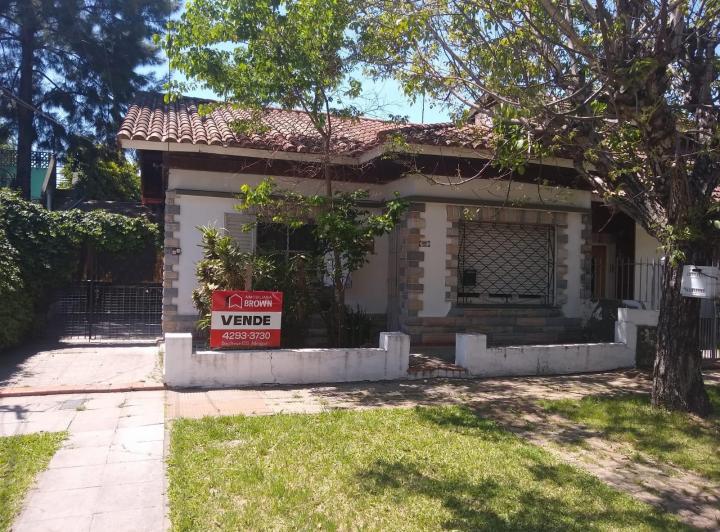 Casa · 1m² · 4 Ambientes · 1 Cochera