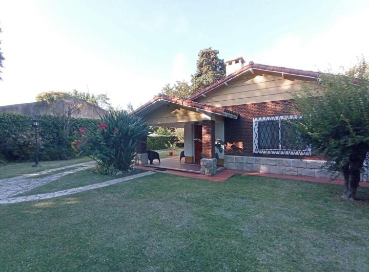 Casa · 198m² · 4 Ambientes · 2 Cocheras