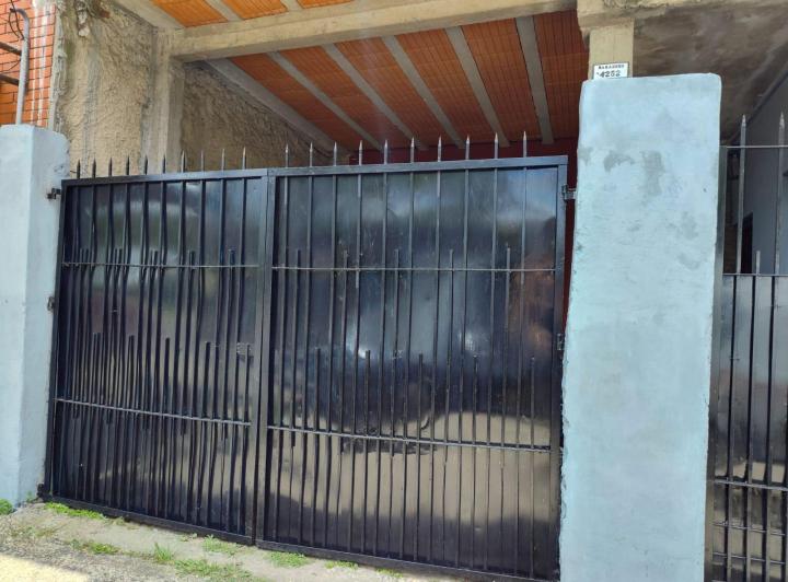 Casa · 140m² · 4 Ambientes · 3 Cocheras