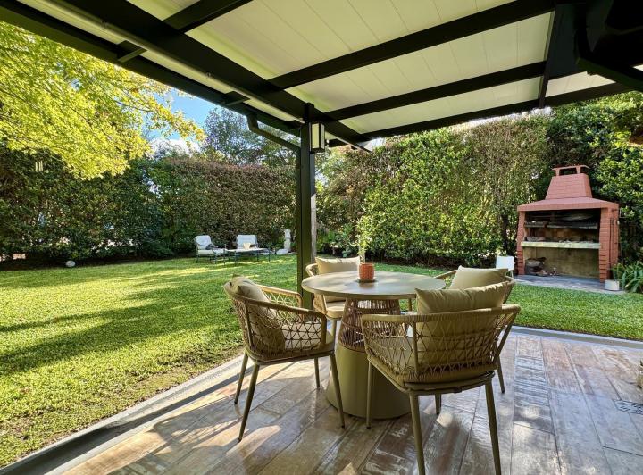 Casa · 145m² · 4 Ambientes · 2 Cocheras