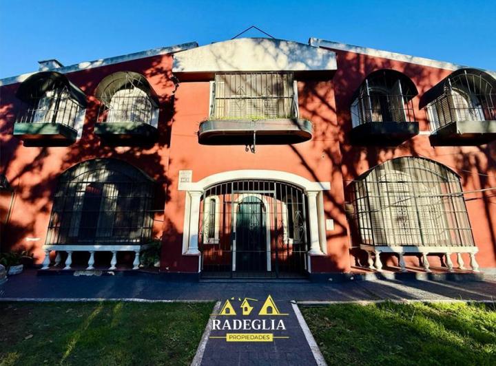 Casa · 534m² · 7 Ambientes · 2 Cocheras
