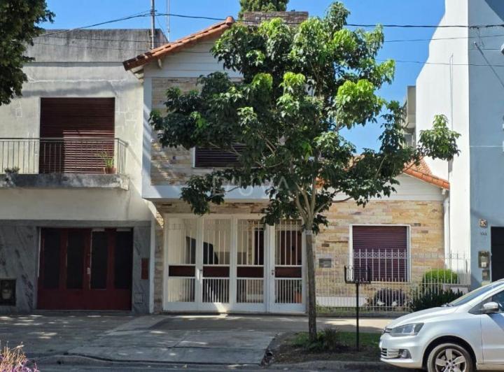 Casa · 120m² · 4 Ambientes · 1 Cochera