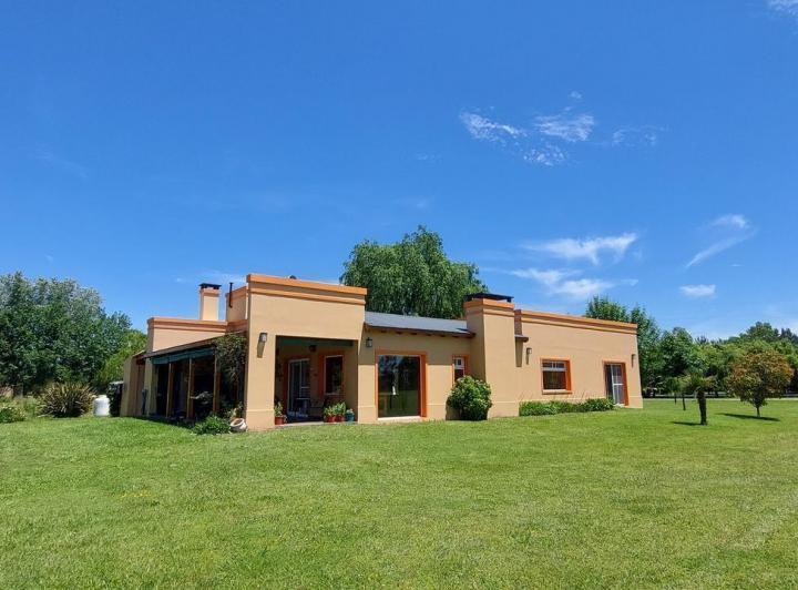 Casa · 170m² · 5 Ambientes · 2 Cocheras