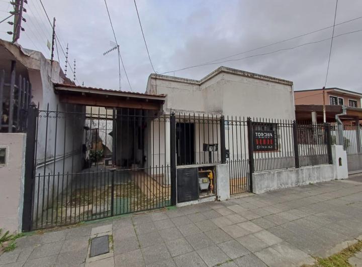 Casa · 250m² · 4 Ambientes · 1 Cochera