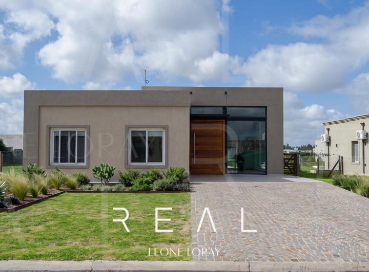 Casa · 123m² · 4 Ambientes · 1 Cochera