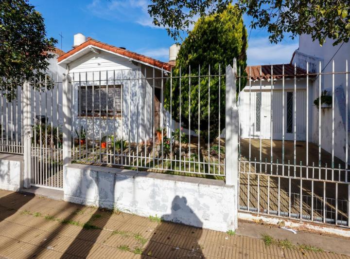 Casa · 90m² · 3 Ambientes · 2 Cocheras