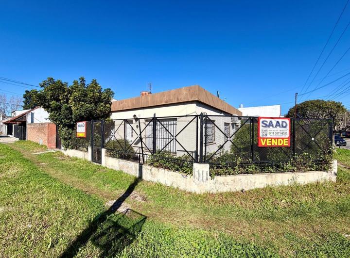 Casa · 79m² · 4 Ambientes · 2 Cocheras