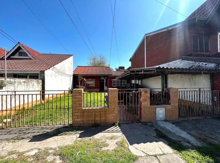 Casa · 75m² · 3 Ambientes · 2 Cocheras