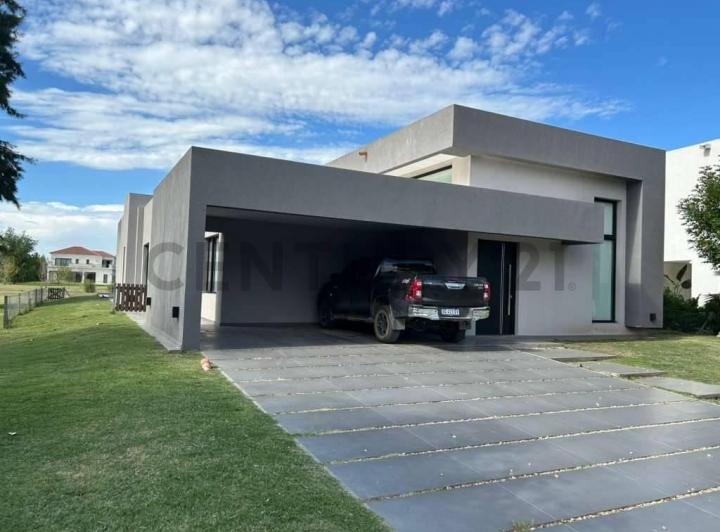 Casa · 285m² · 4 Ambientes