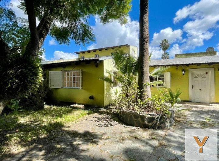 Casa · 275m² · 7 Ambientes · 3 Cocheras