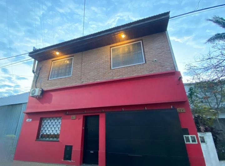 Casa · 145m² · 5 Ambientes · 1 Cochera