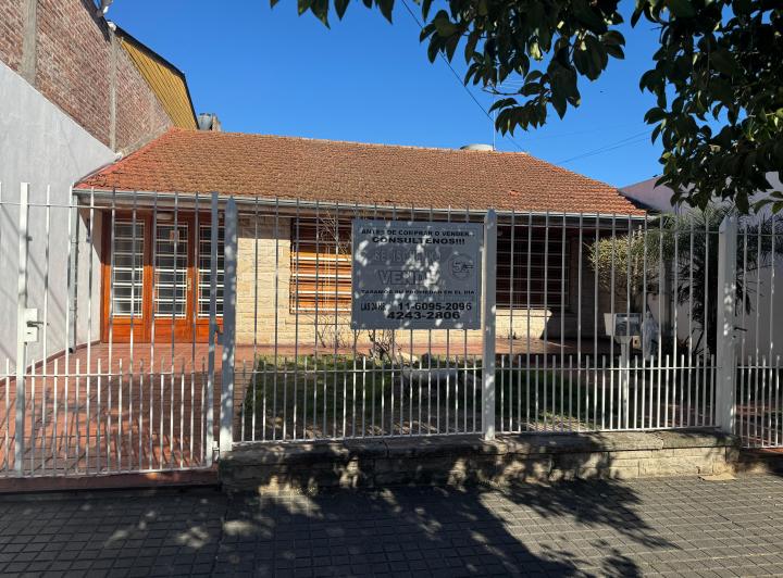 Casa · 1m² · 3 Ambientes · 1 Cochera