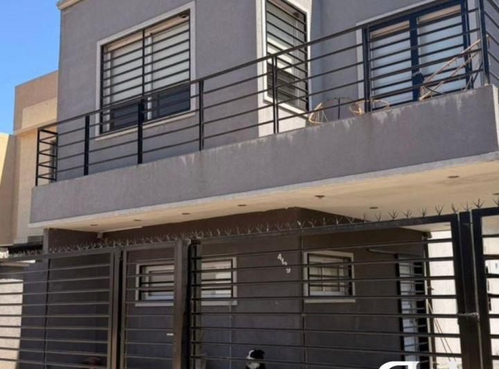 Casa · 91m² · 4 Ambientes · 1 Cochera