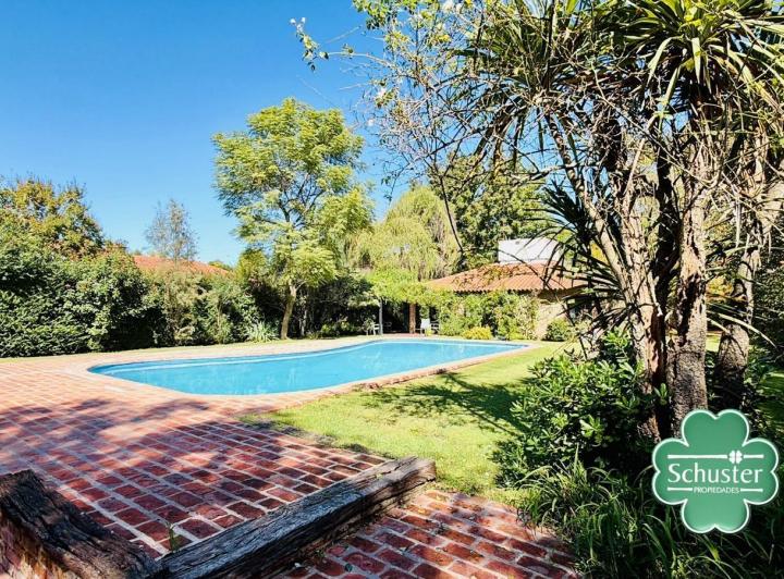 Casa · 140m² · 5 Ambientes · 2 Cocheras