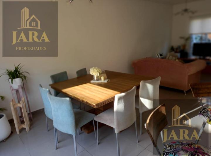 Casa · 4 Ambientes · 1 Cochera
