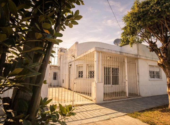 Casa · 90m² · 5 Ambientes · 2 Cocheras