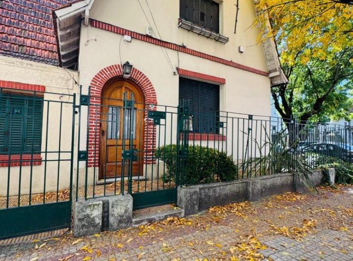 Casa · 200m² · 3 Ambientes · 1 Cochera