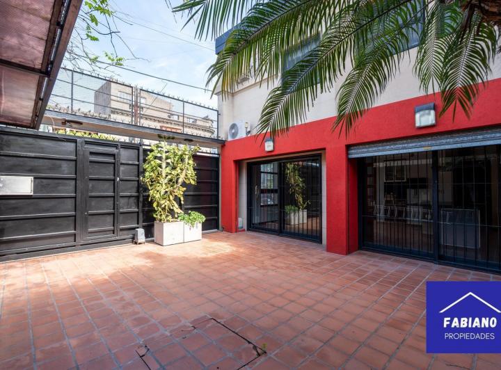 Casa · 207m² · 4 Ambientes · 2 Cocheras