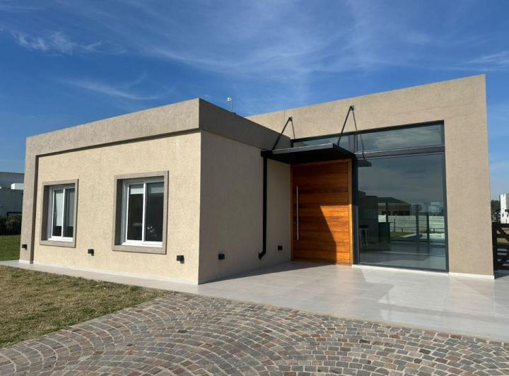 Casa · 170m² · 4 Ambientes · 2 Cocheras
