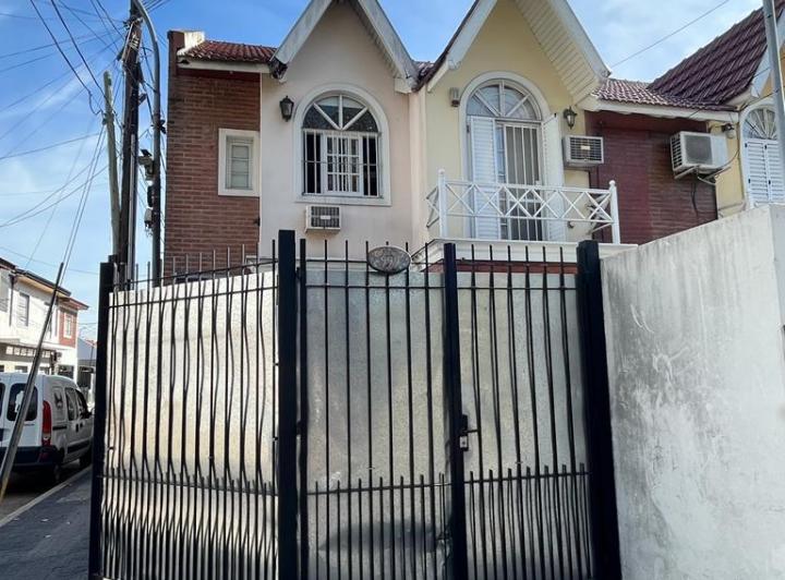 Casa · 59m² · 4 Ambientes · 1 Cochera