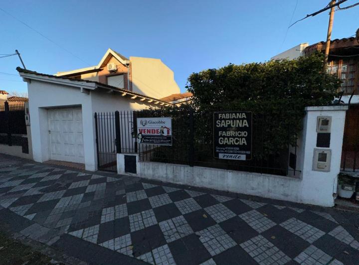 Casa · 100m² · 3 Ambientes · 1 Cochera