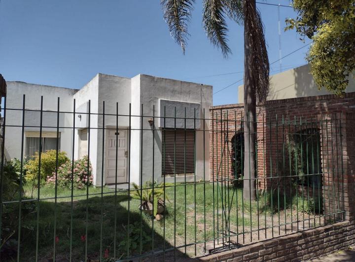 Casa · 150m² · 4 Ambientes · 2 Cocheras