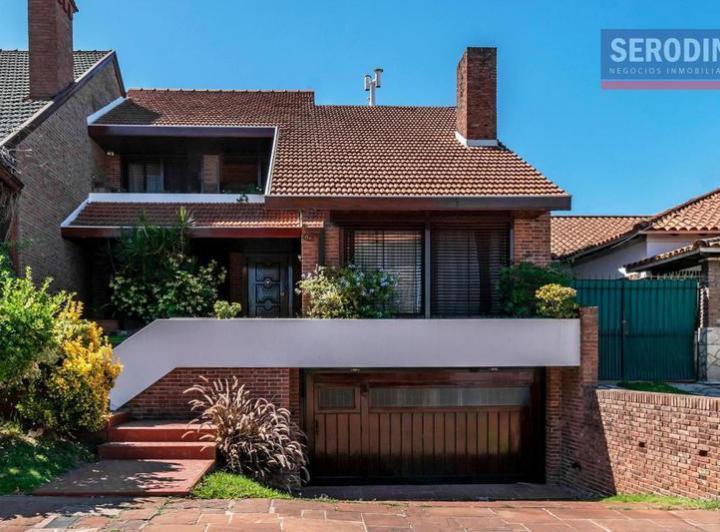 Casa · 383m² · 5 Ambientes · 2 Cocheras