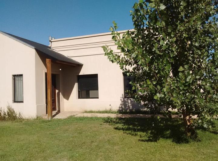 Casa · 80m² · 3 Ambientes · 1 Cochera