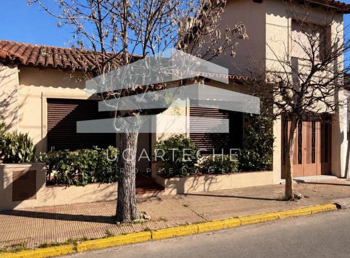 Casa · 150m² · 4 Ambientes · 1 Cochera
