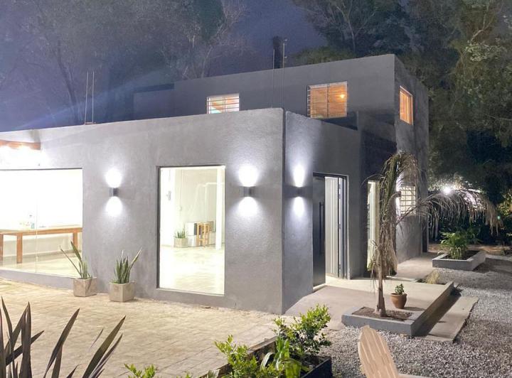 Casa · 190m² · 2 Ambientes · 2 Cocheras