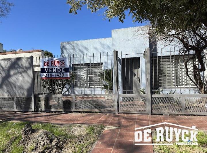 Casa · 154m² · 4 Ambientes · 2 Cocheras