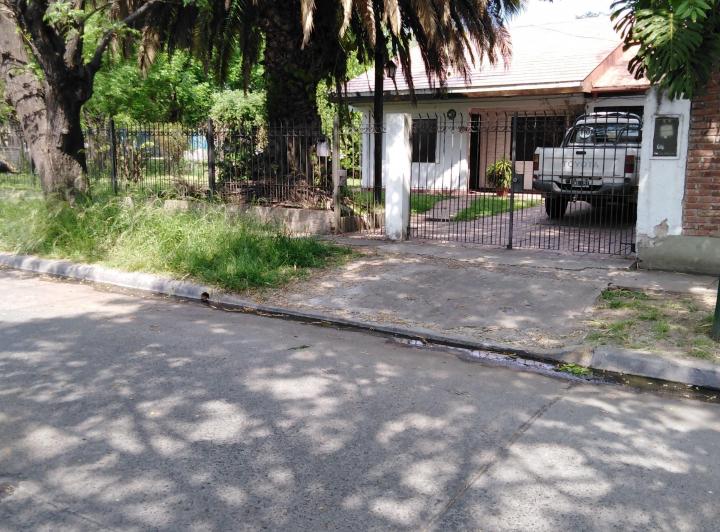 Casa · 250m² · 5 Ambientes · 2 Cocheras