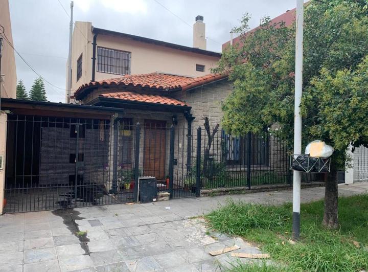 Casa · 150m² · 3 Ambientes · 1 Cochera