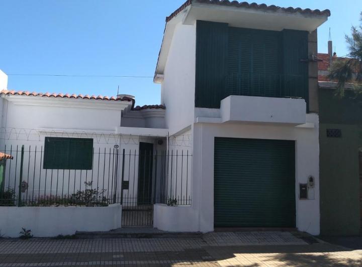 Casa · 90m² · 3 Ambientes · 1 Cochera