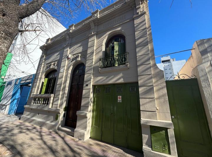 Casa · 200m² · 4 Ambientes · 1 Cochera