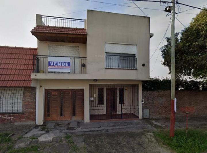 Casa · 100m² · 5 Ambientes · 1 Cochera