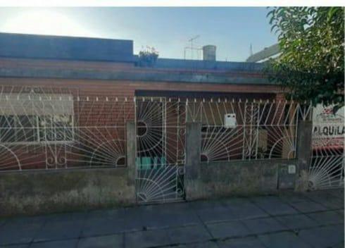 Casa · 1m² · 6 Ambientes