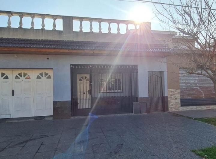 Casa · 123m² · 4 Ambientes · 1 Cochera