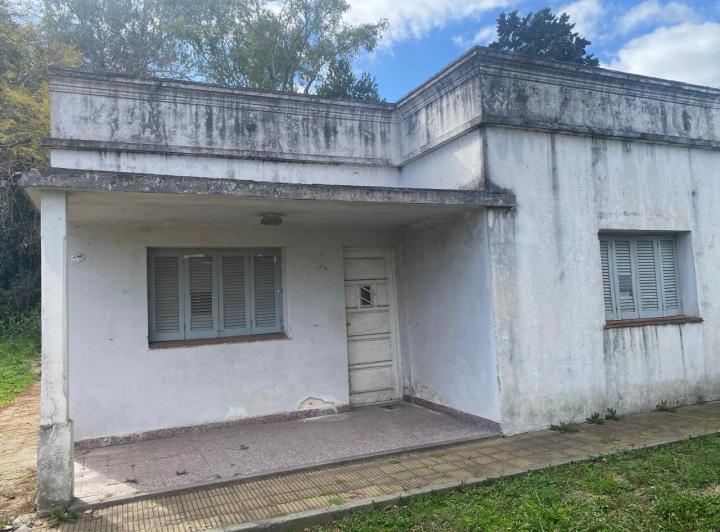 Casa · 700m² · 3 Ambientes · 1 Cochera