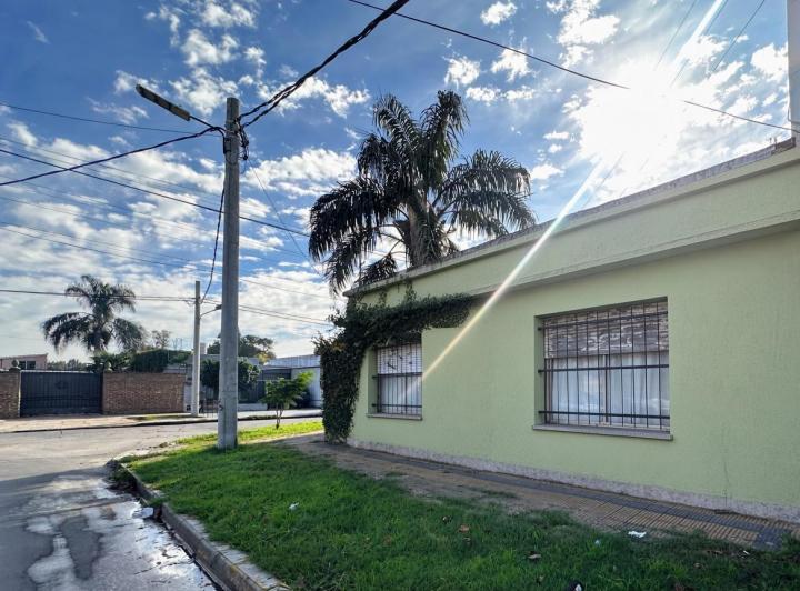 Casa · 121m² · 4 Ambientes · 1 Cochera