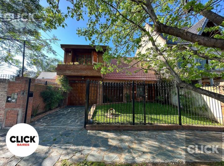Casa · 176m² · 5 Ambientes · 2 Cocheras