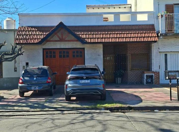 Casa · 170m² · 4 Ambientes · 2 Cocheras