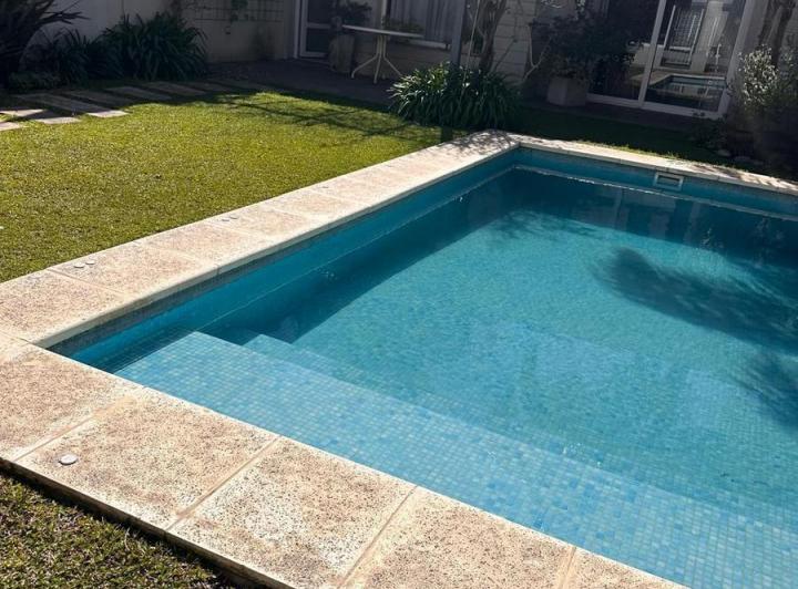 Casa · 295m² · 7 Ambientes · 2 Cocheras