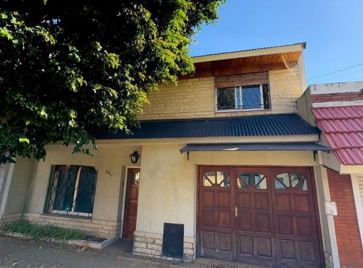Casa · 132m² · 4 Ambientes · 1 Cochera