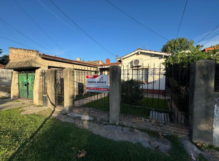Casa · 1m² · 5 Ambientes · 1 Cochera