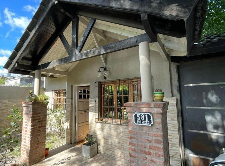 Casa · 150m² · 4 Ambientes · 1 Cochera
