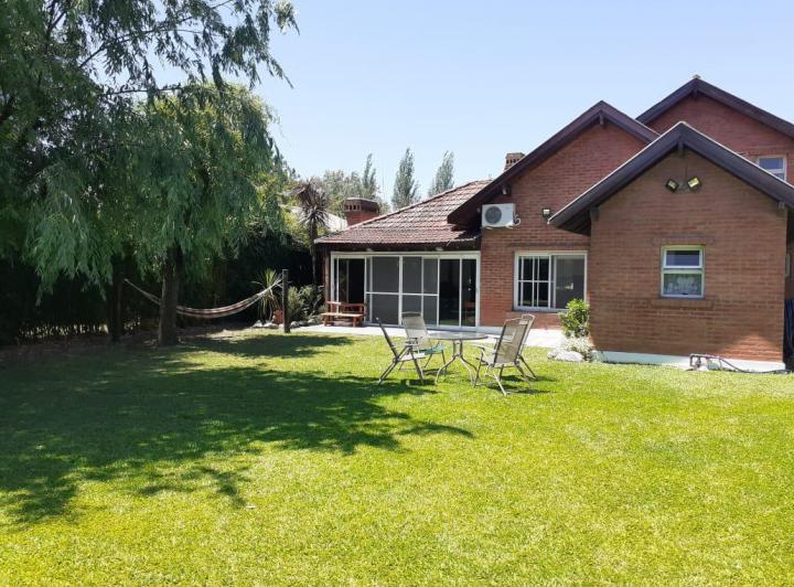 Casa · 170m² · 5 Ambientes · 1 Cochera
